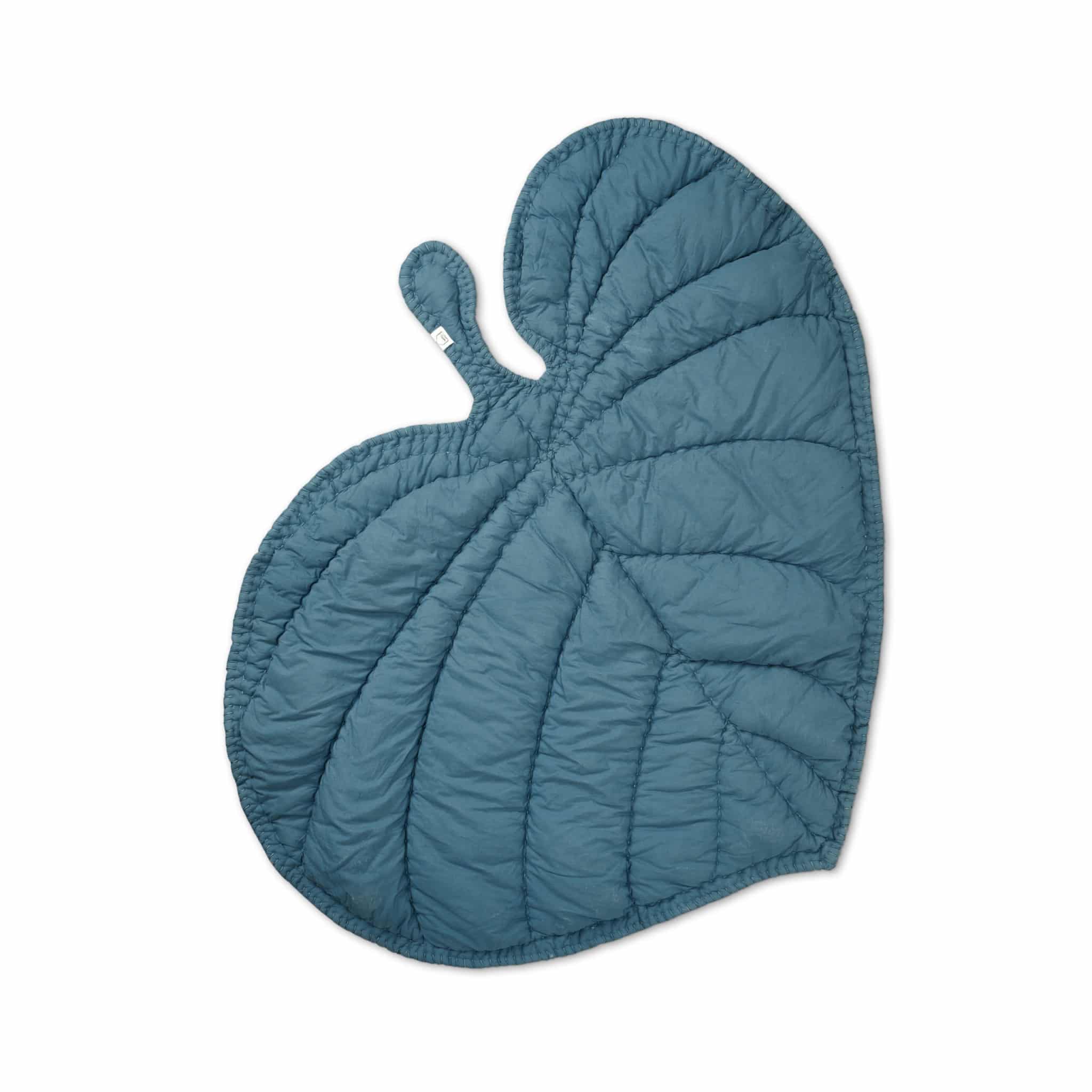4_5008_leaf_blanket_petroleum