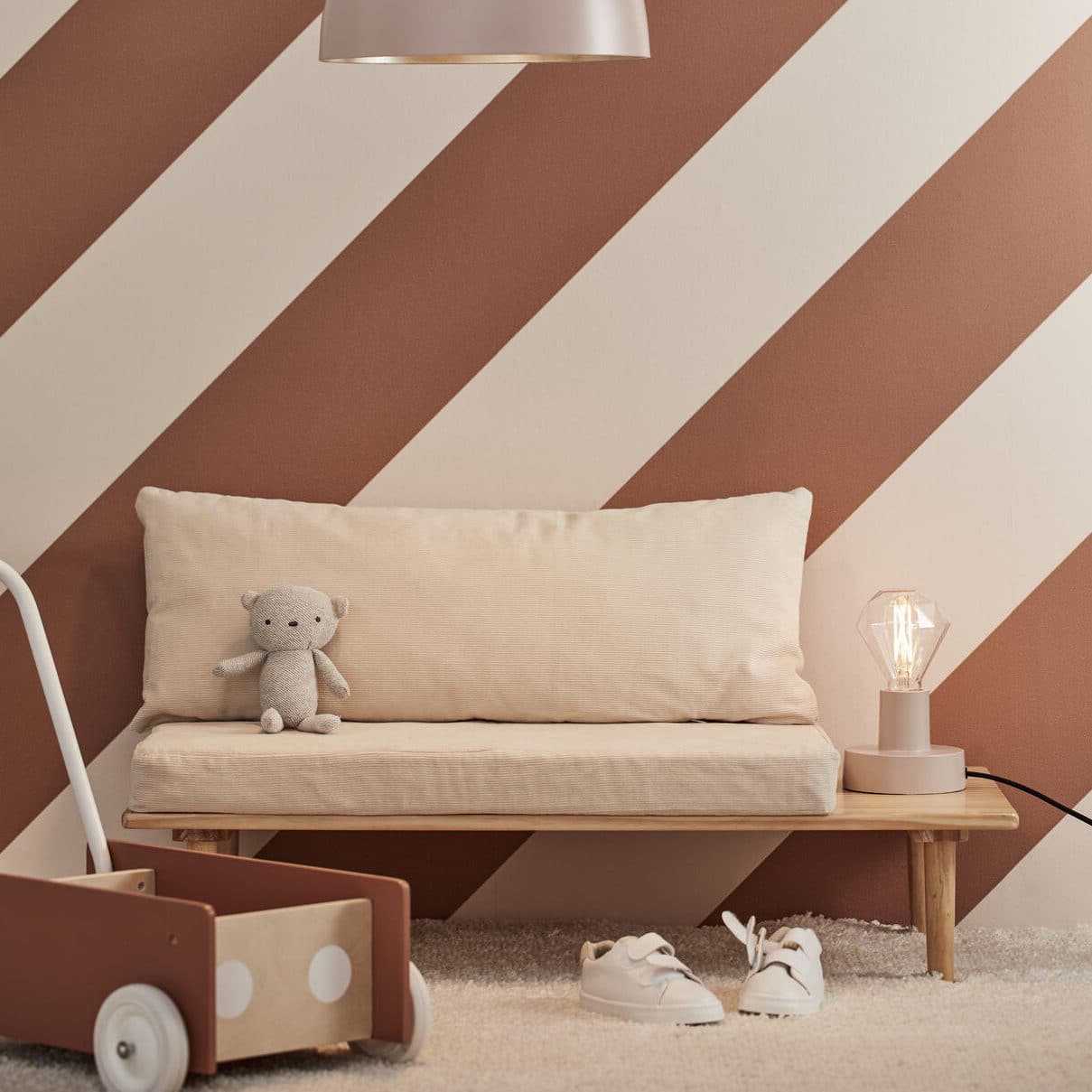 kids_concept_ceiling_lamp_low_seater2