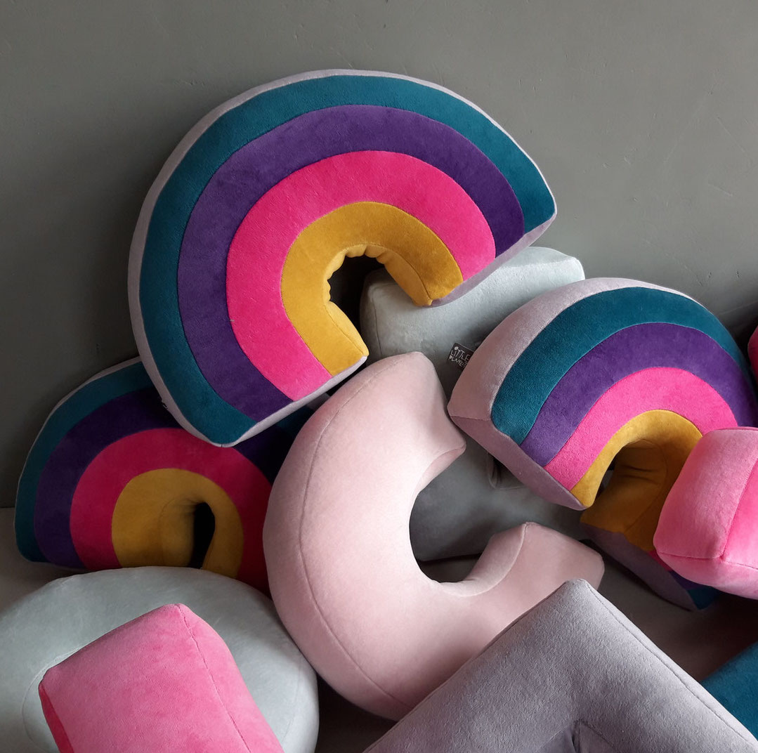 little_planet_regenbogenkissen_petrol_lila_pink_gelb_gross