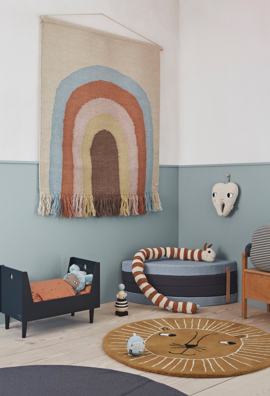 oyoy_Follow_The_Rainbow_Wall_Rug-Rug-1100505-908_Multi-1_900x