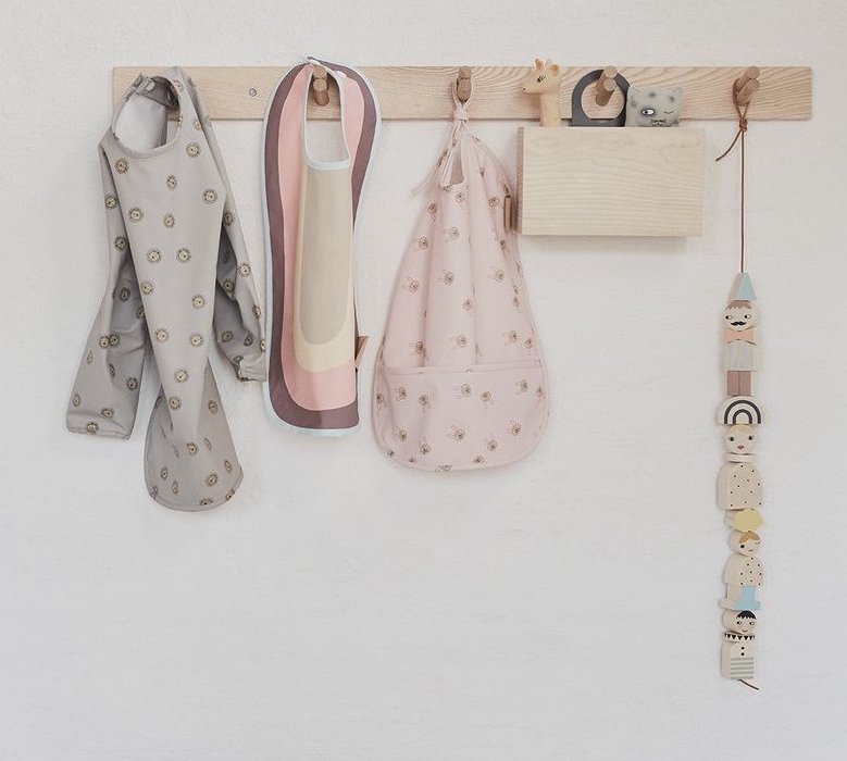 oyoy_Rainbow_Bib-Accessories_-_Kids-1100855-402_Rose-2_800x