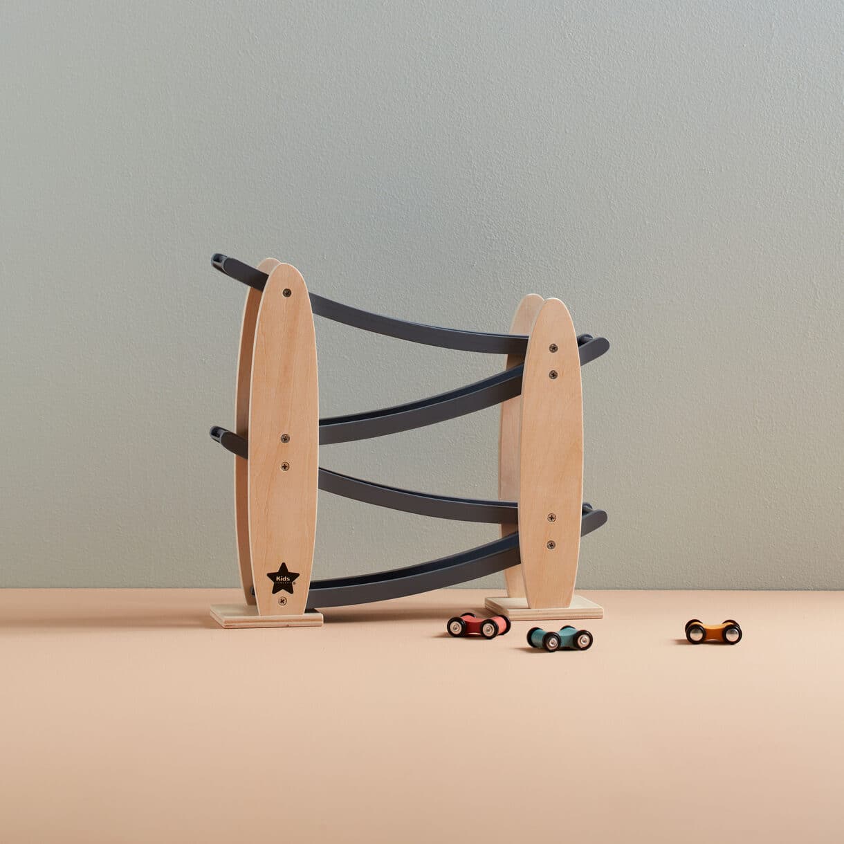 1000531-Cartrack-natural_grey-AIDEN_E_1
