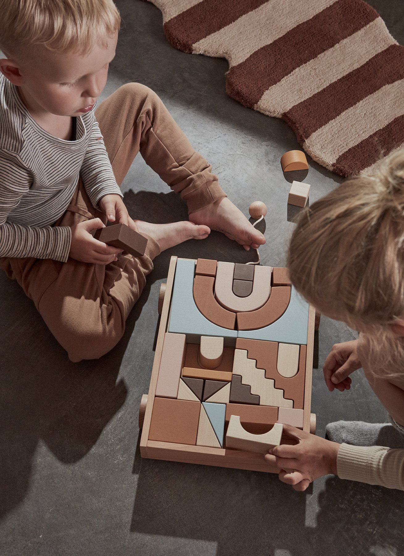 oyoy_Wagon_Wooden_Rainbow_with_Blocks-Wooden_Toy-
