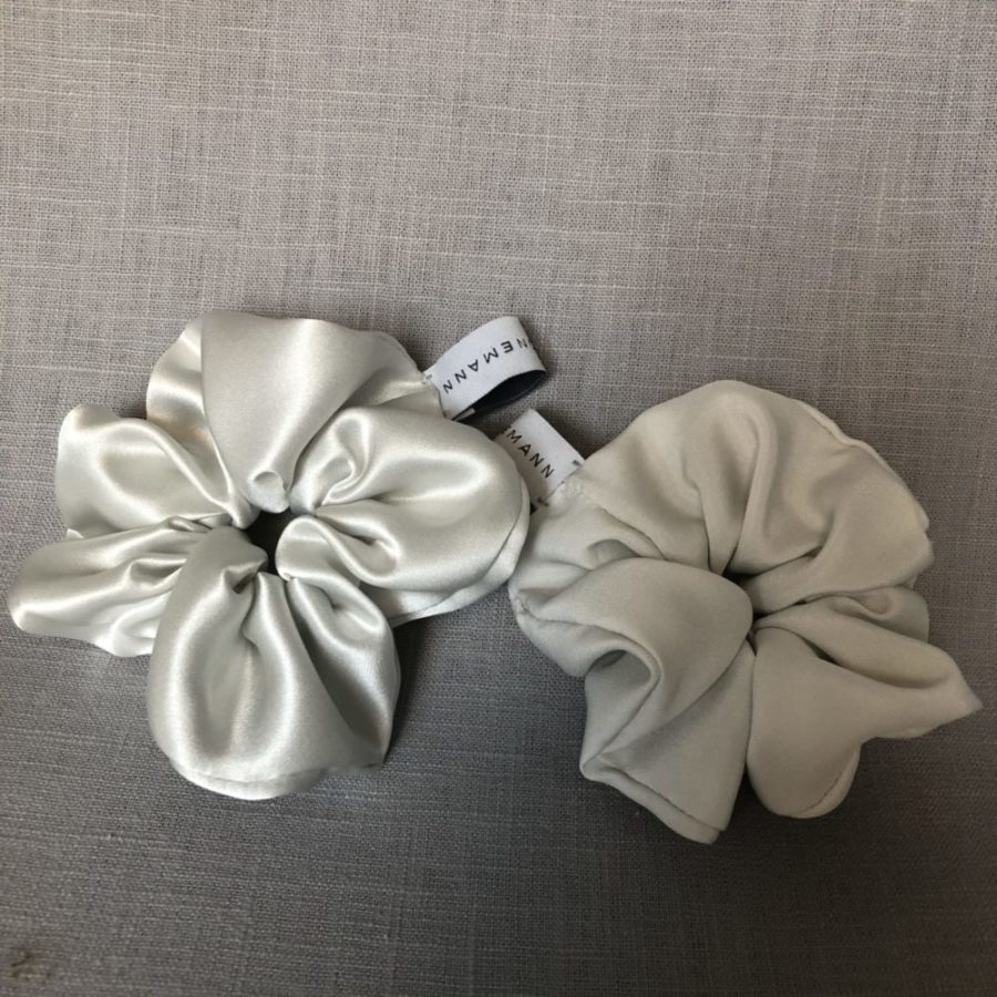 Scrunchie Satin Eisgrau