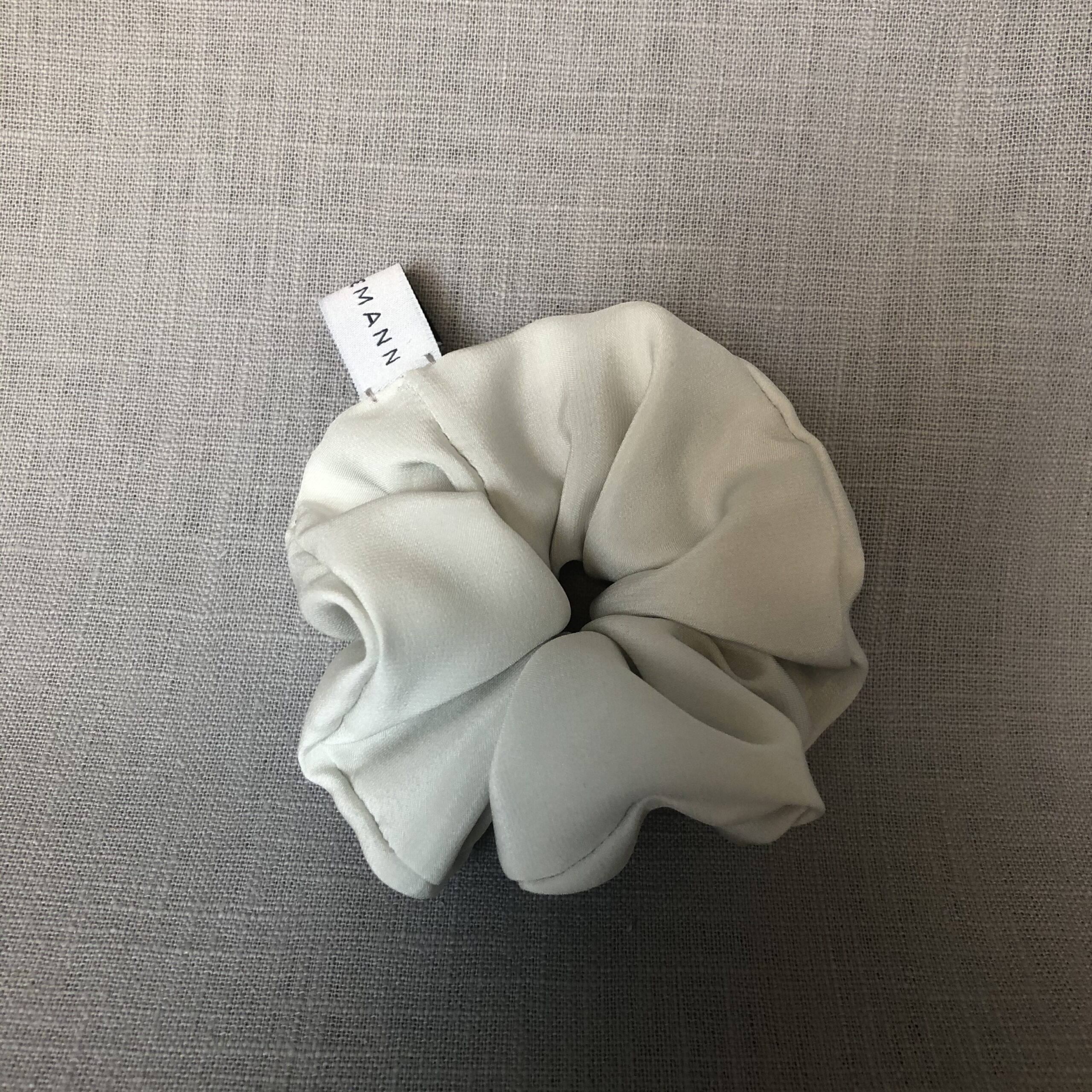 Scrunchie Satin-matt Eisgrau