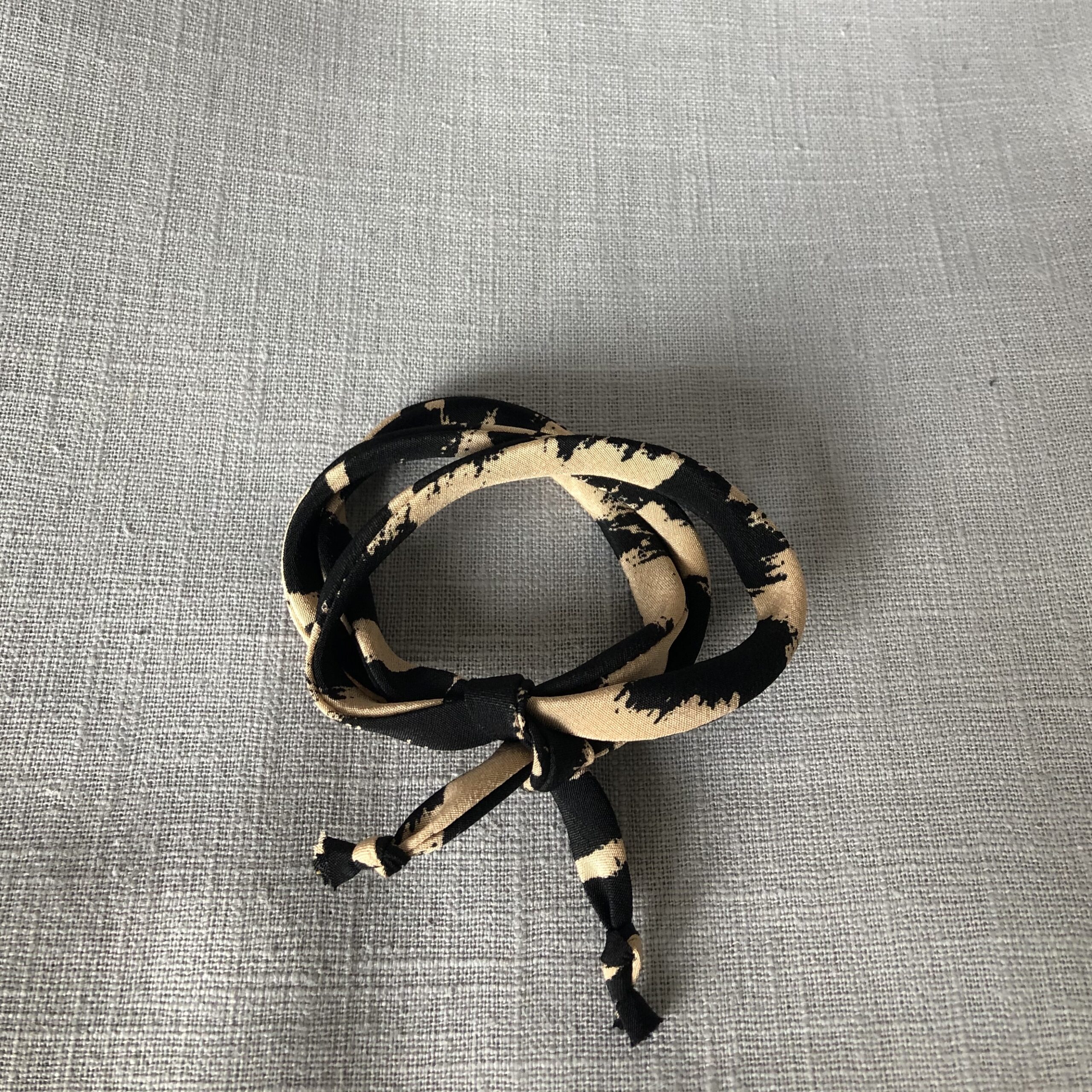 Seidenarmband Leo