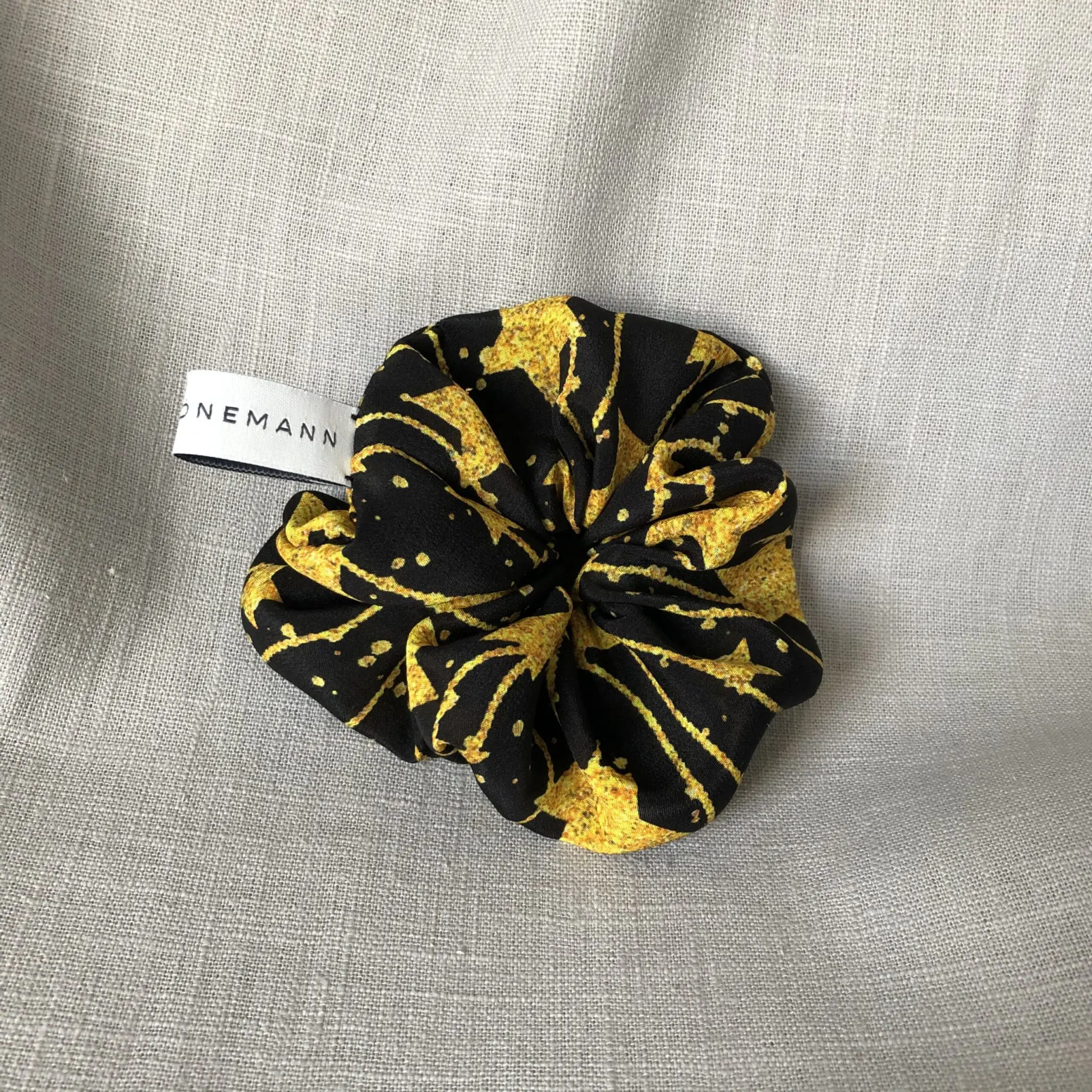 luisa_konemann_scrunchie_etoile