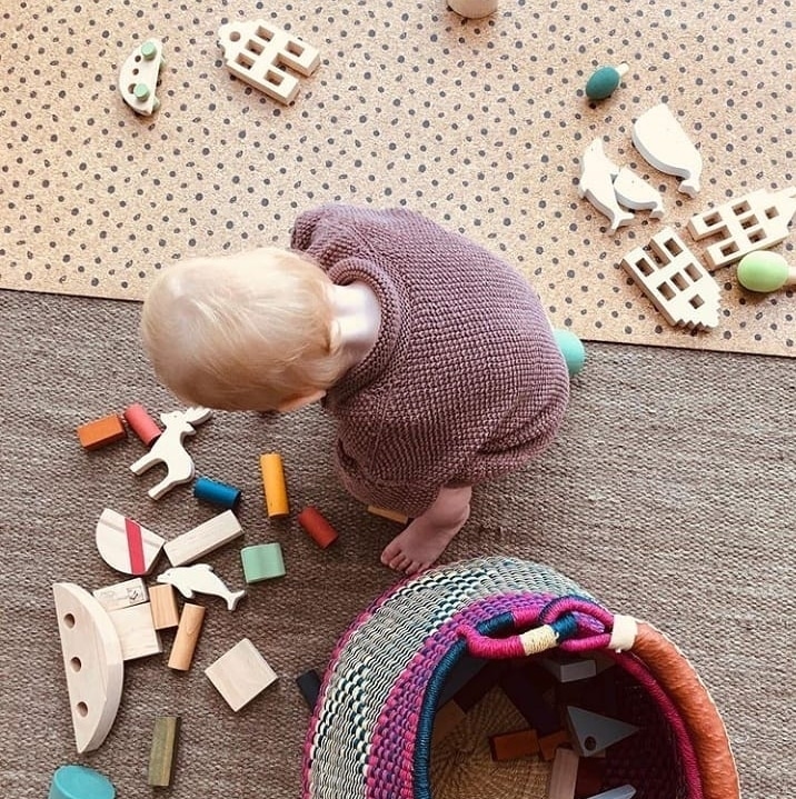 Polka Dots Rooga Rug4