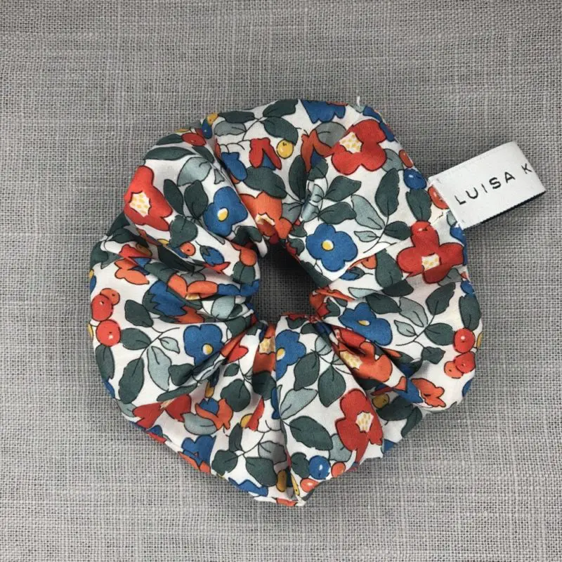 luisa_koenemann_Kinder_Scrunchie_Coloured_Daisy