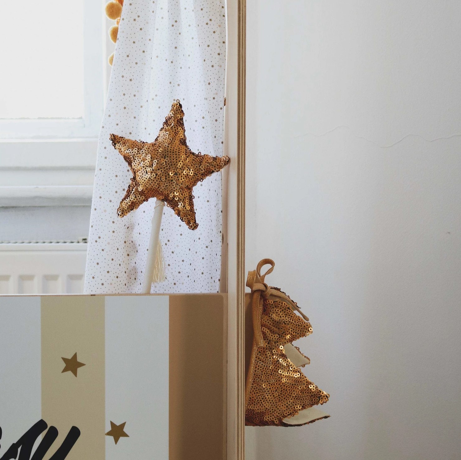 Moi_Mili_Zauberstab_Goldene_Pailletten_4