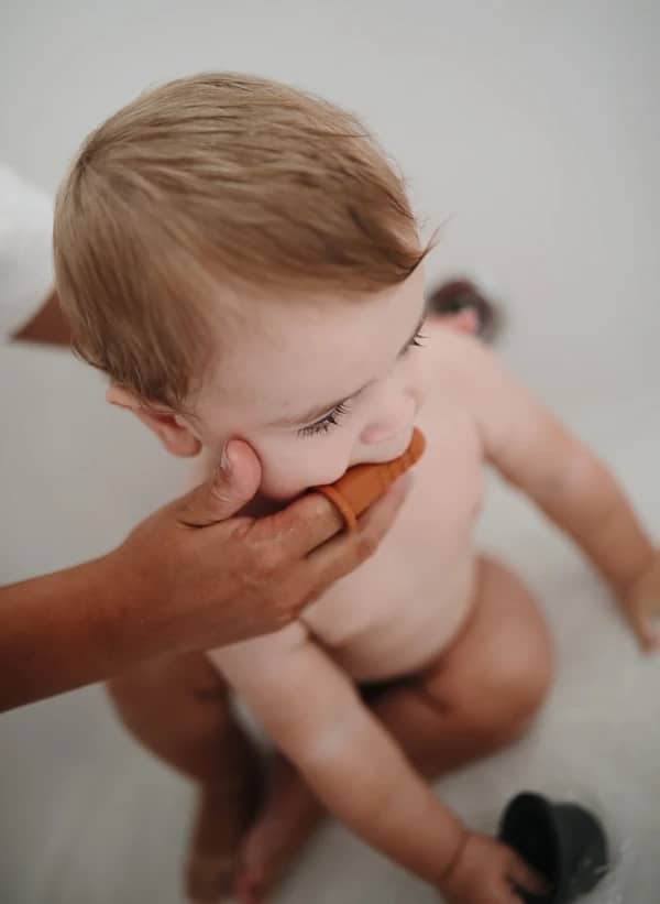 Mushie_Fingerzahnbürsten_sand_blush_1