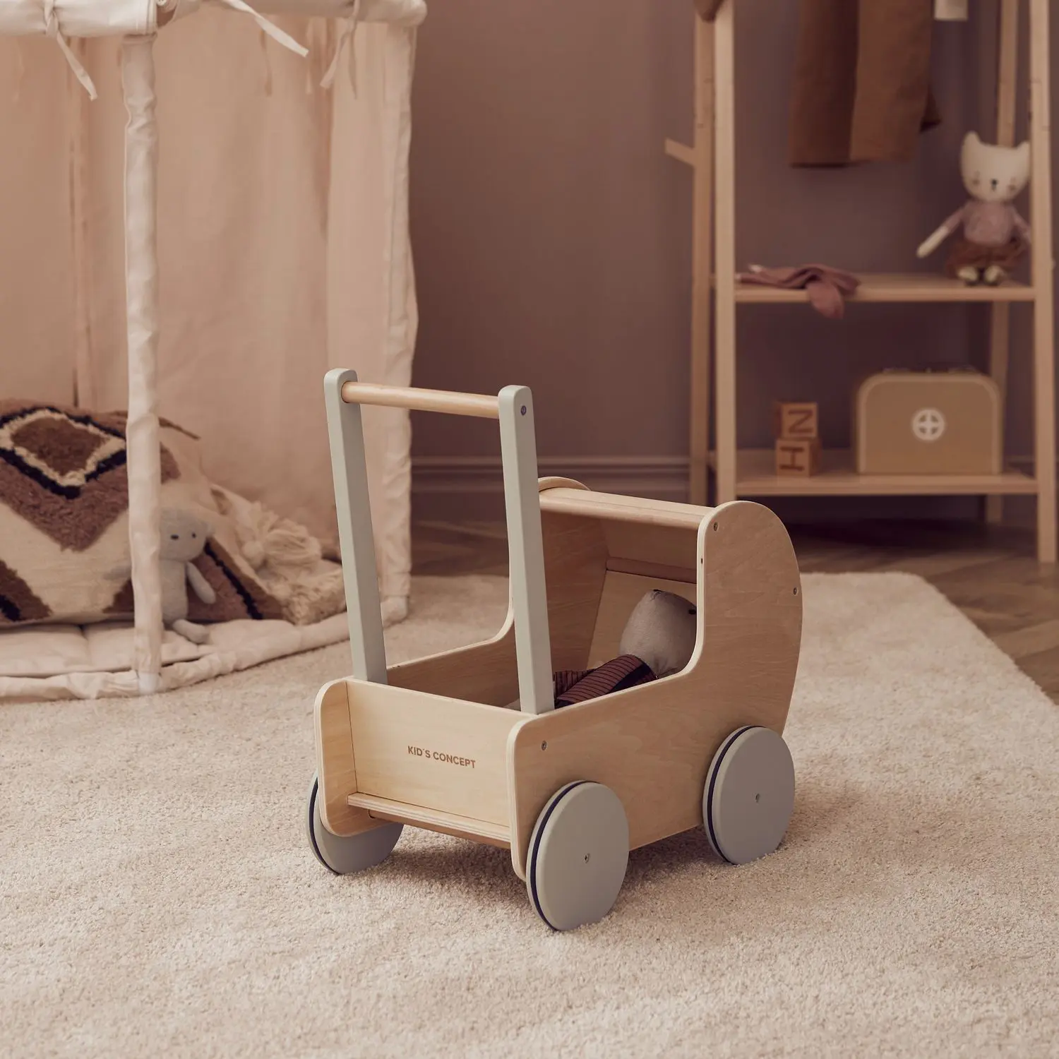 1000558_Kids_Concept_Puppenwagen_4