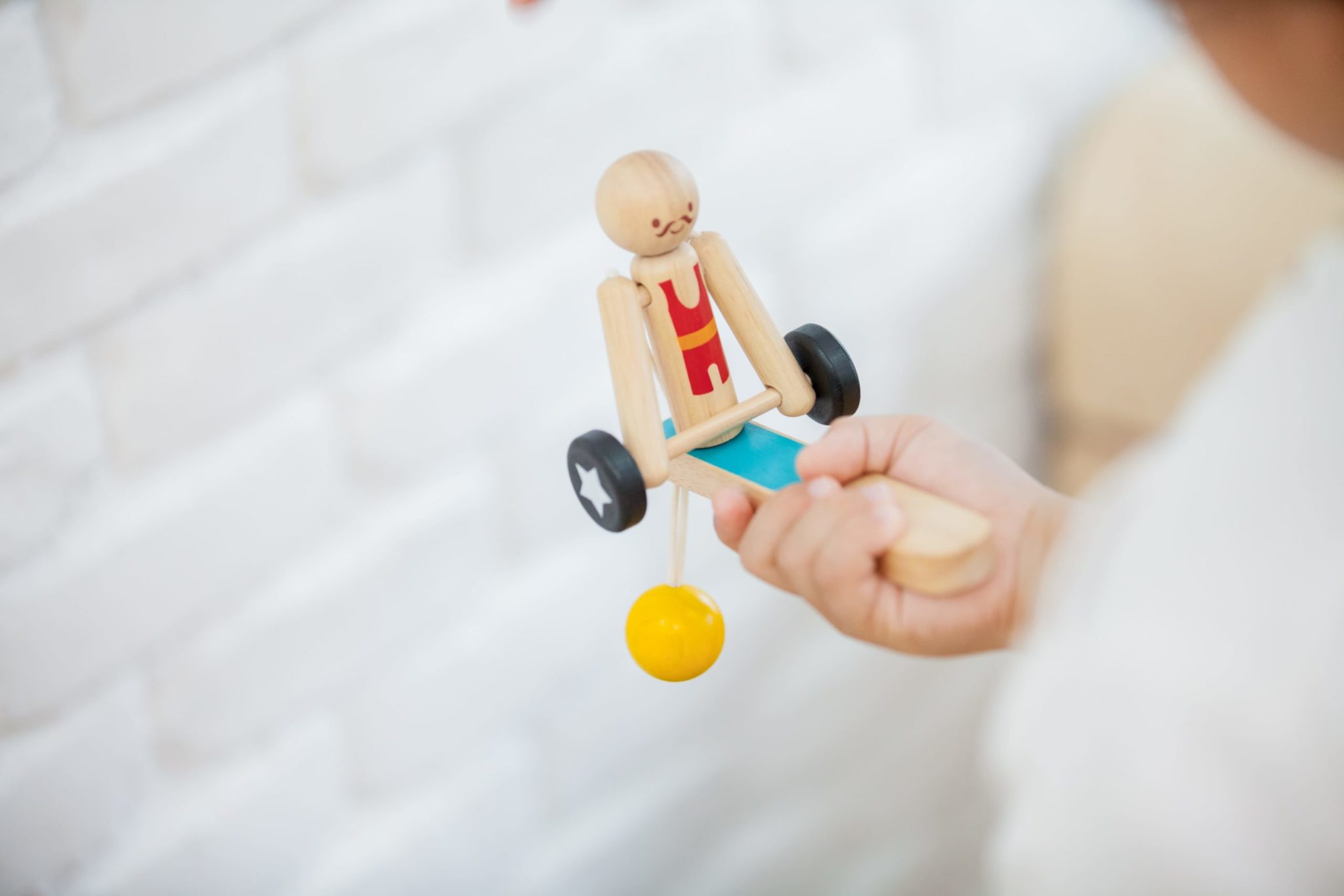 4005366_PlanToys_Gewichtheber_2