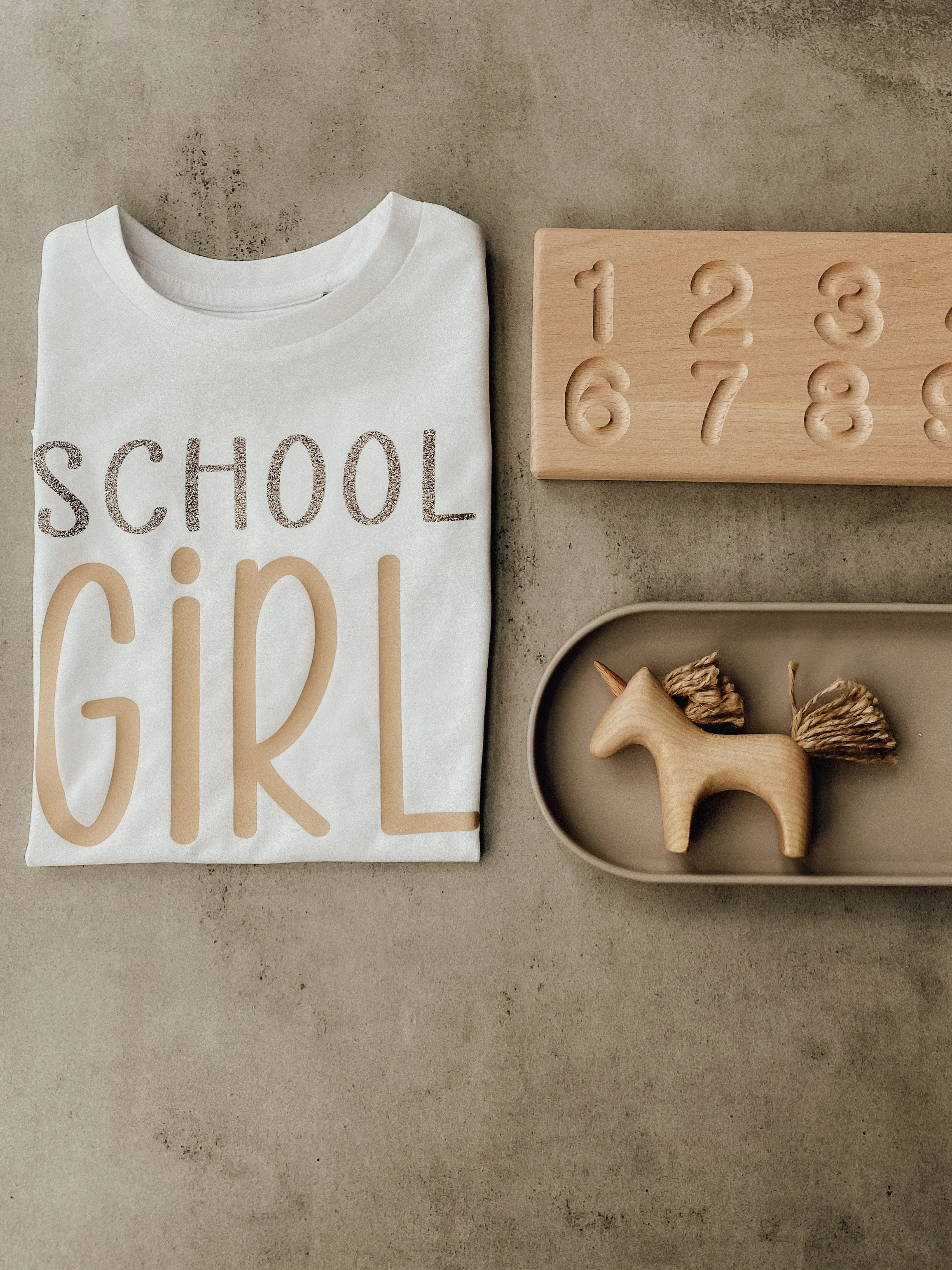 louma_schoolgirl