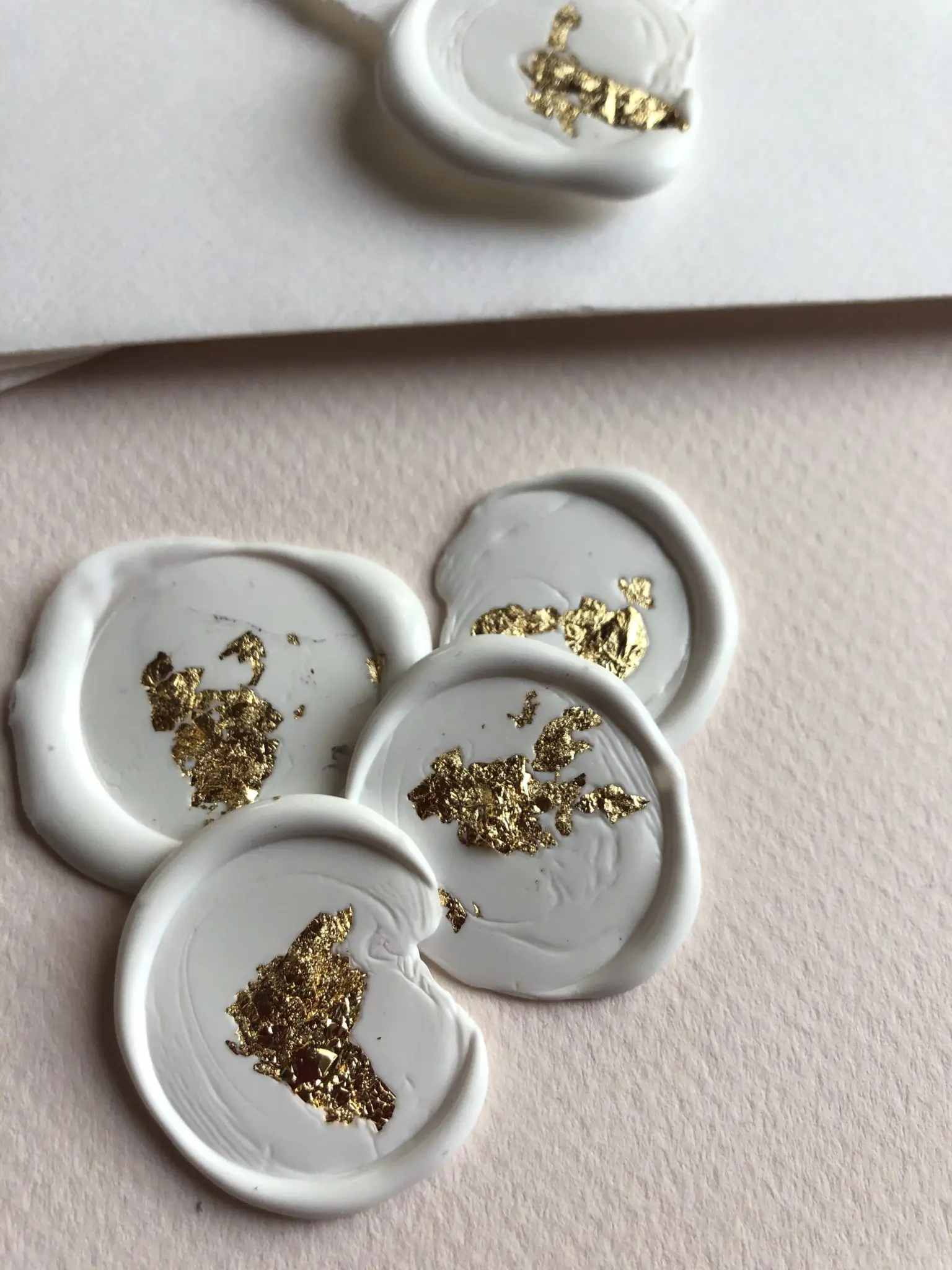 schoenesauspapaier_siegelstempel_goldflitter2