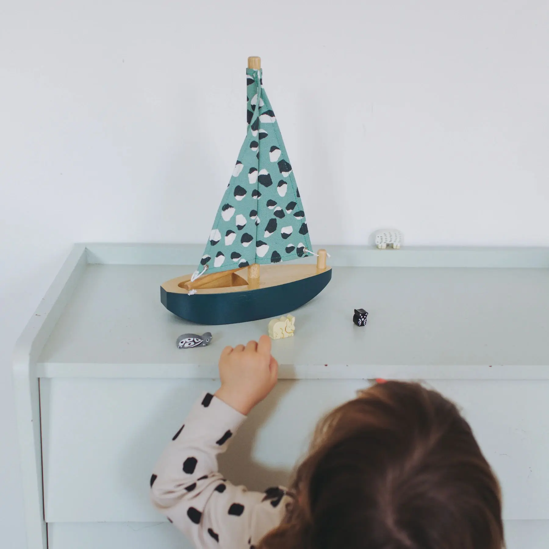 Nofred_wooden-toy-harbour-boat-petroleum_2
