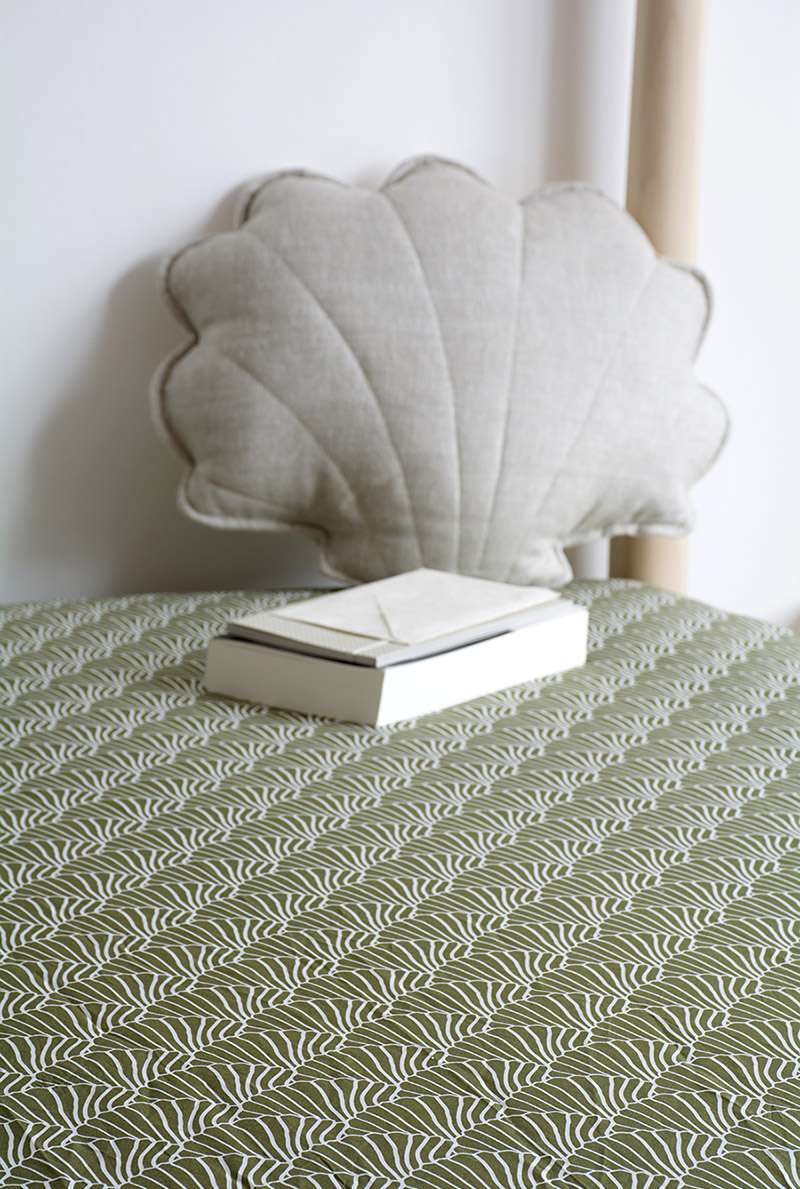 Spannbettlaken "Seashells" Olive Green 60x120cm