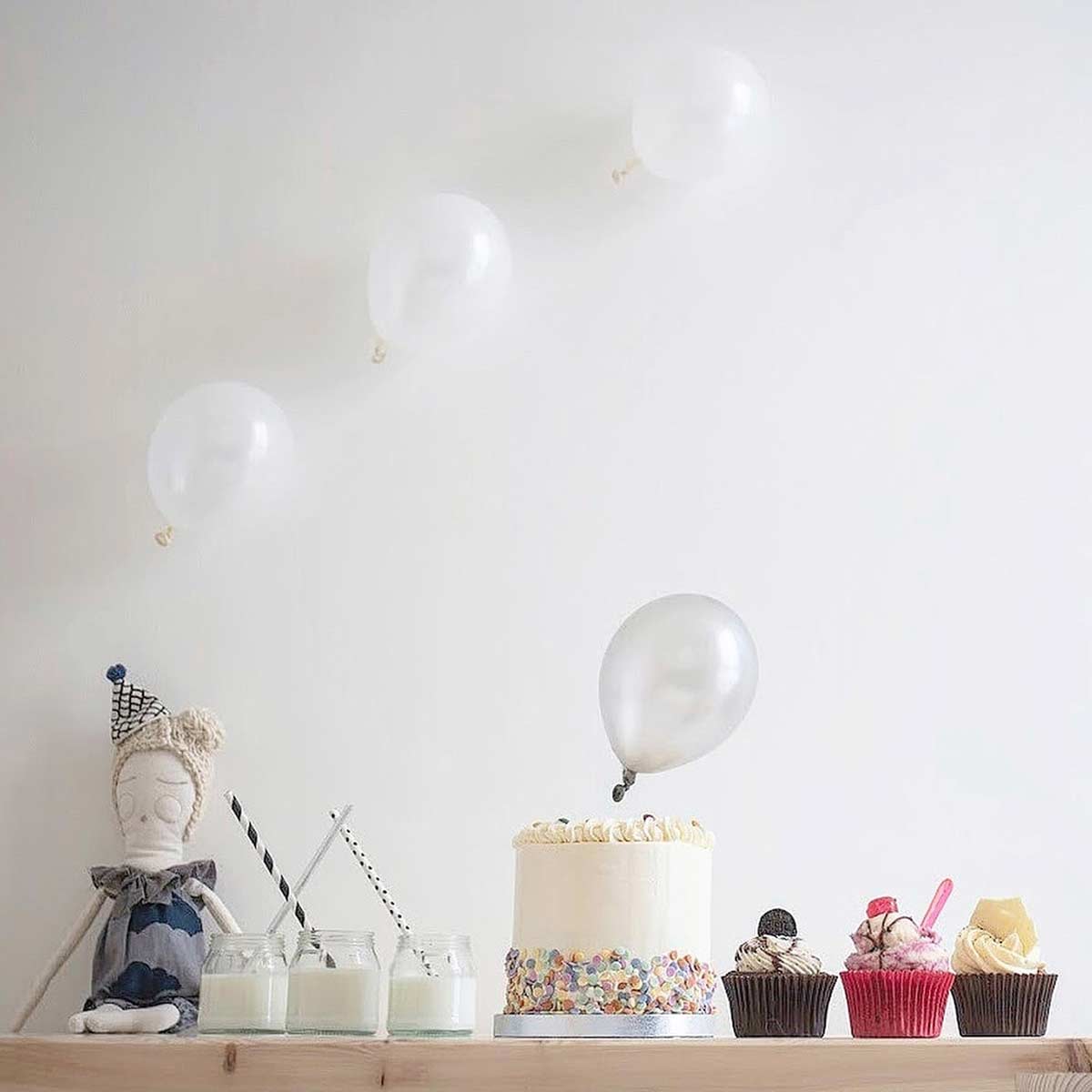Puppe mit Party Hut, Blond