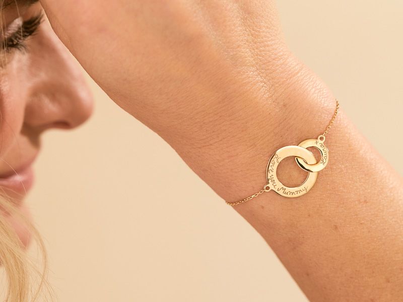 Personalisiertes Armkettchen mit verschlungenen Ringen in 18kt Rosévergoldung