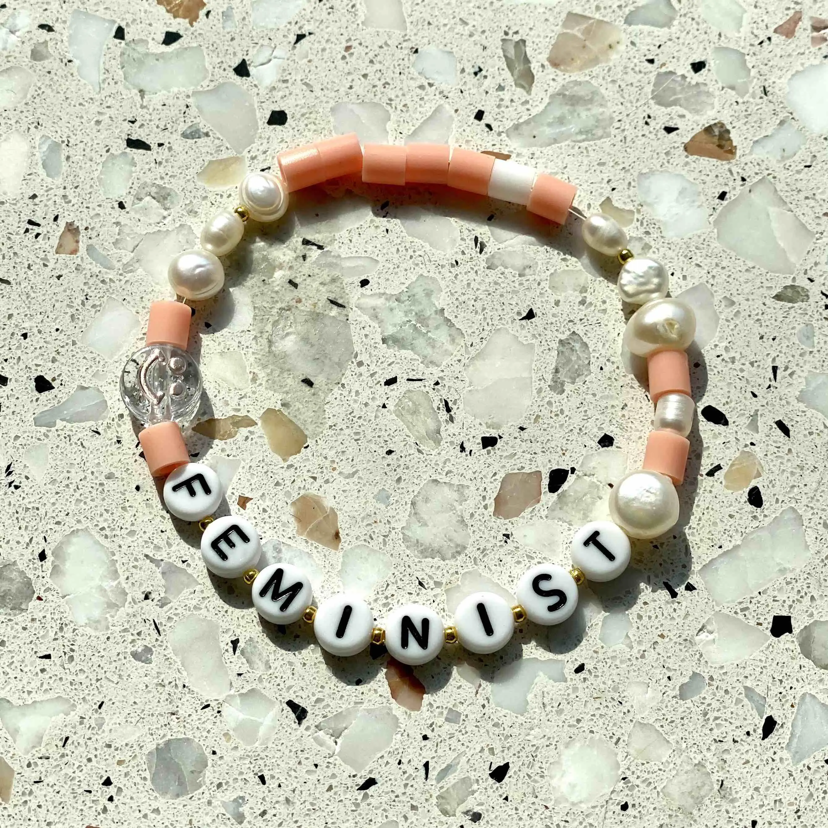 luisa_koenemann_armband_feminist