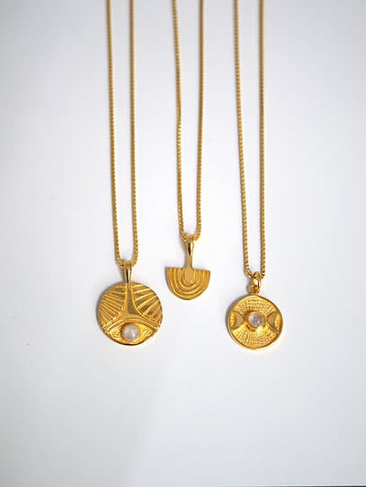 Halskette AVA 925 Vergoldet mit Mondstein