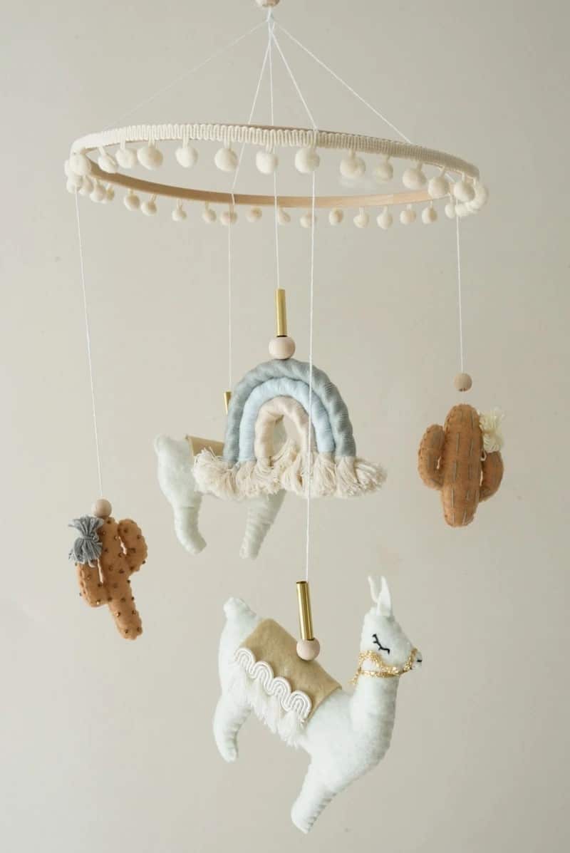 Lama Boho Mobile "Grau"