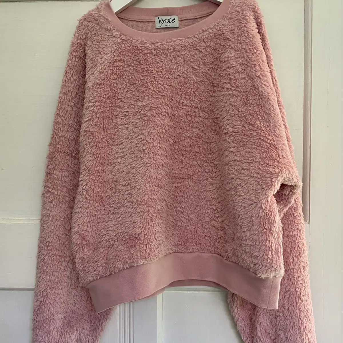 Sweater "NABIA ROSE" aus zertifiziertem Bio-Baumwoll-Plüsch