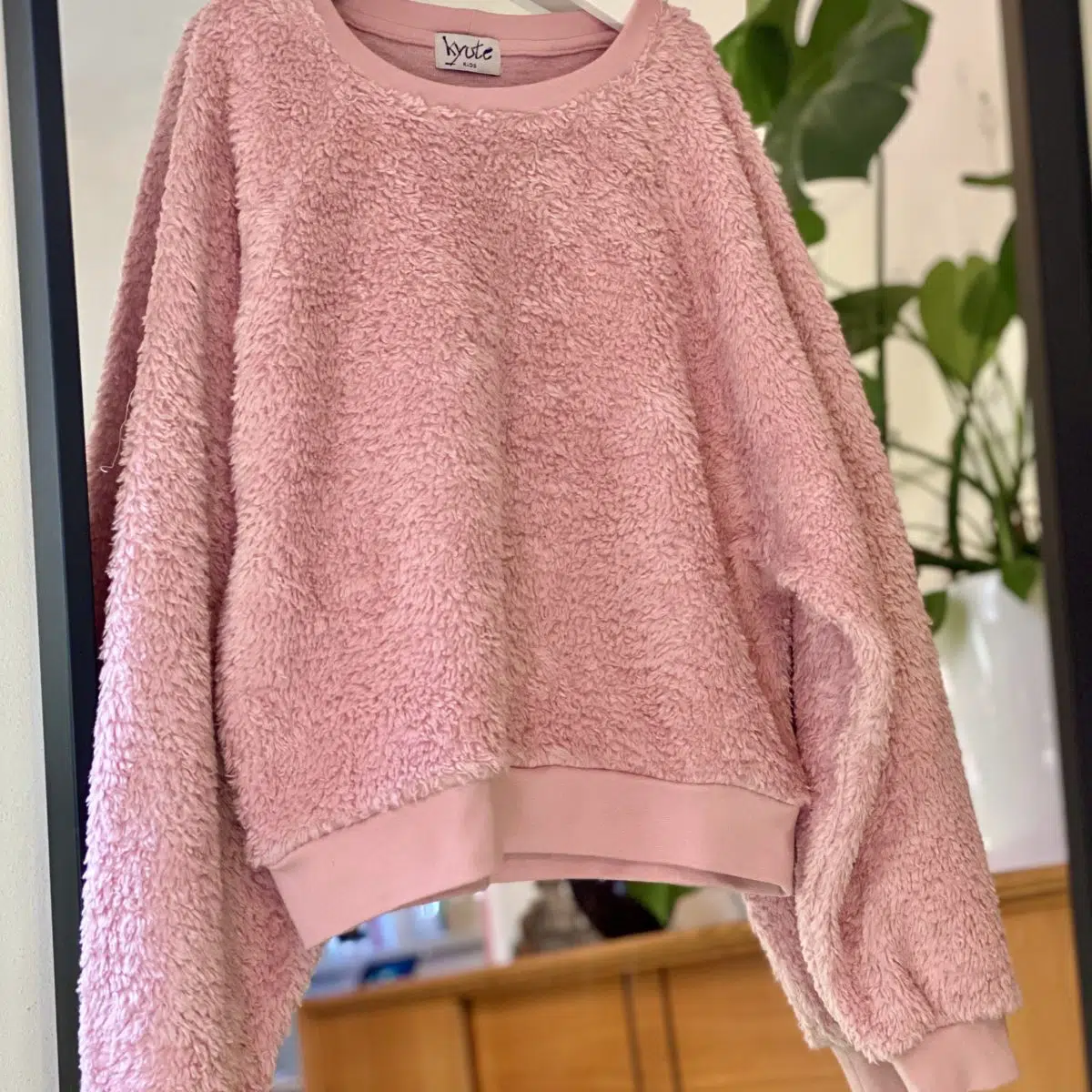 Sweater "NABIA ROSE" aus zertifiziertem Bio-Baumwoll-Plüsch