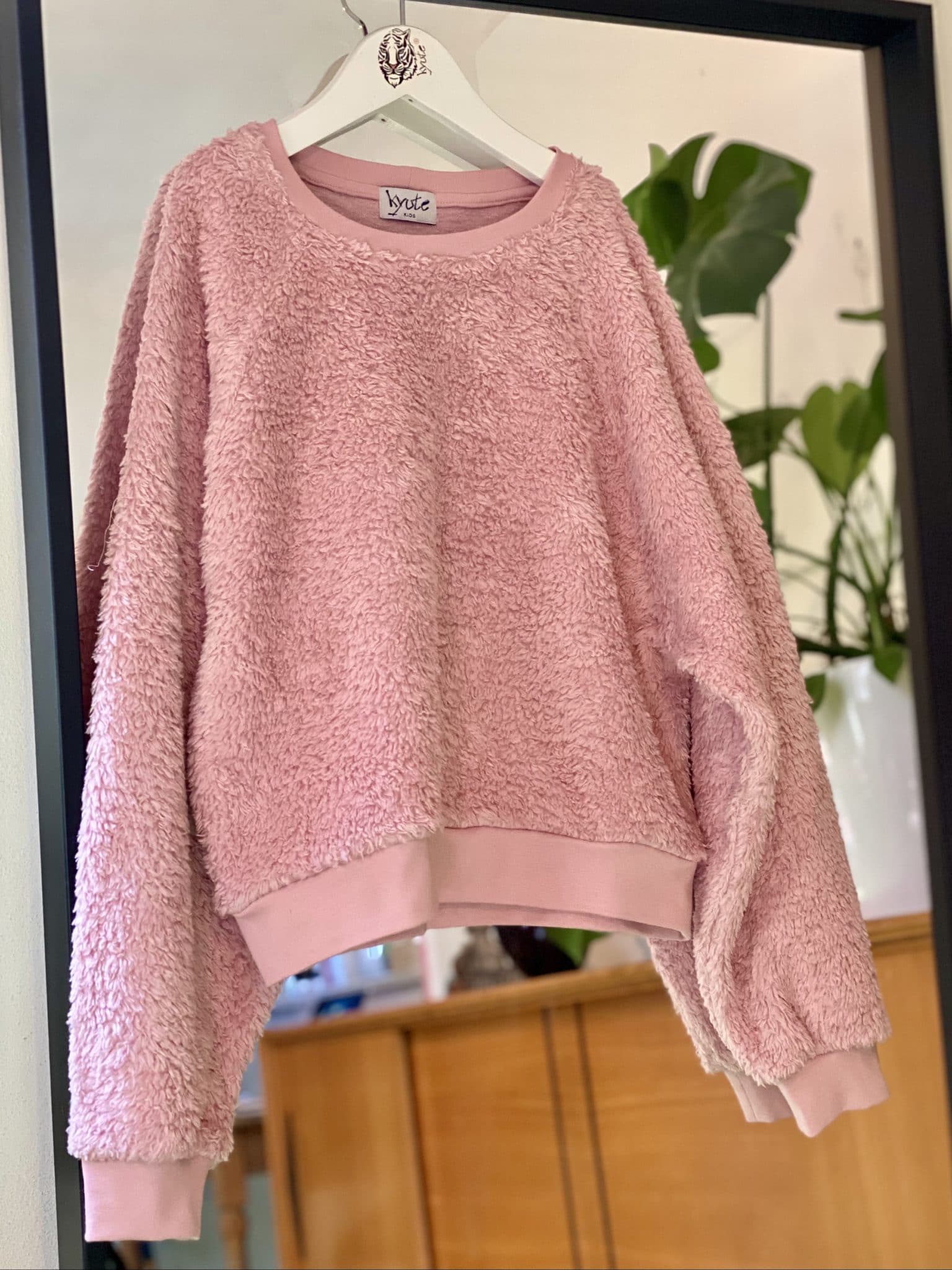 Sweater "NABIA ROSE" aus zertifiziertem Bio-Baumwoll-Plüsch
