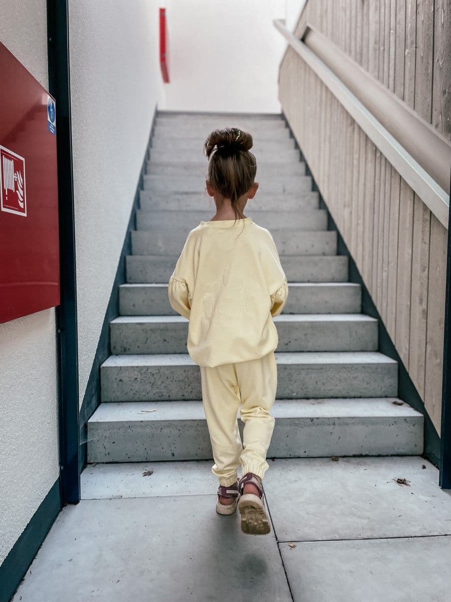 Message-Kids_Bluse-Hose_Banana_2