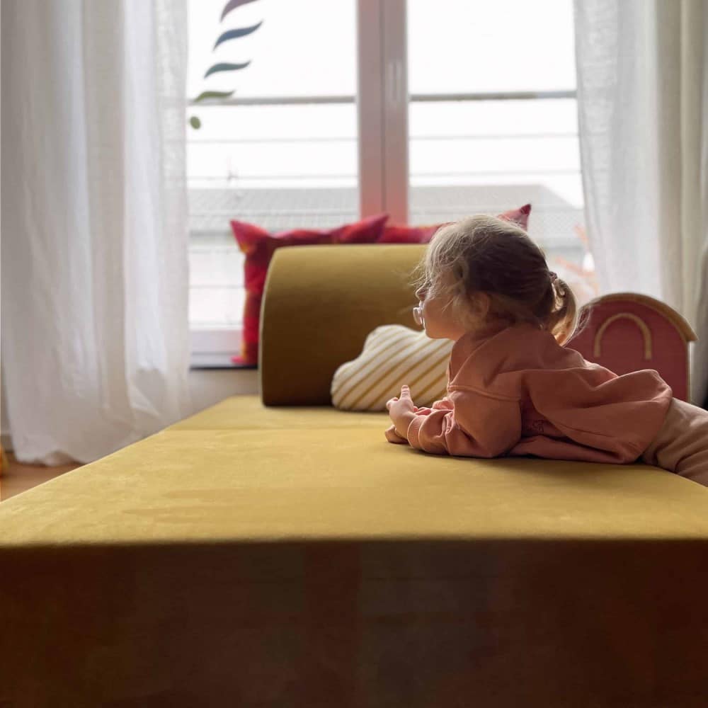 Das modulare Familiensofa *Coogeecouch*, Amber Gold