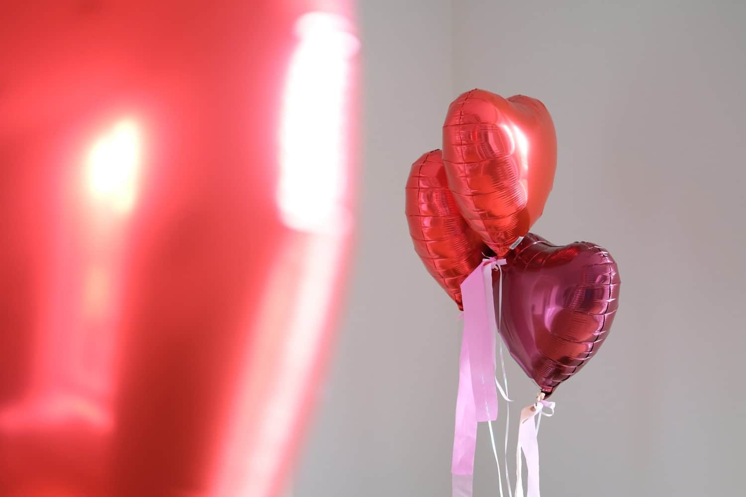 Herzen Rot 3er Ballonset mit Helium befüllt