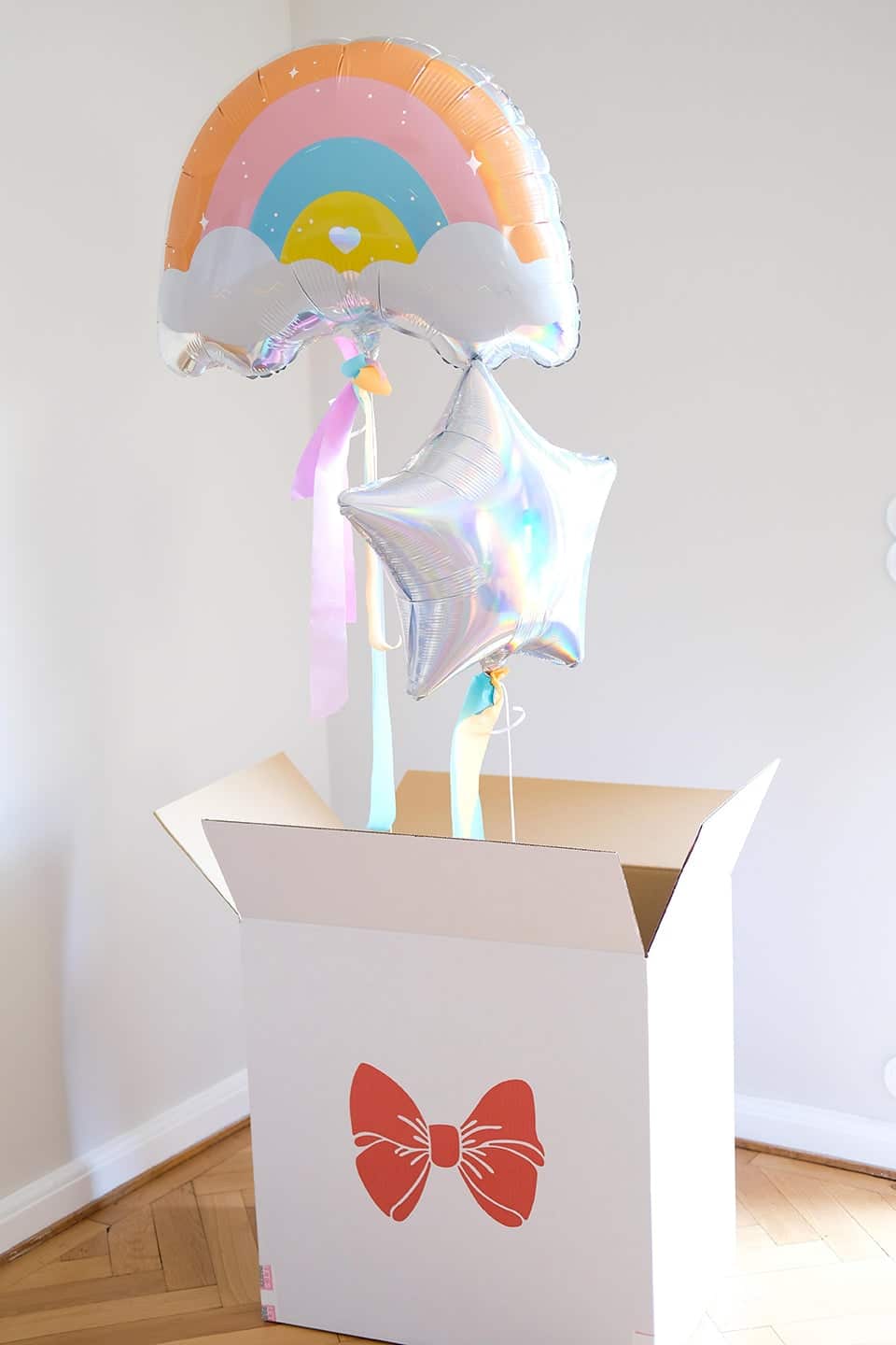 Regenbogen Ballongrüße, mit Helium befüllt