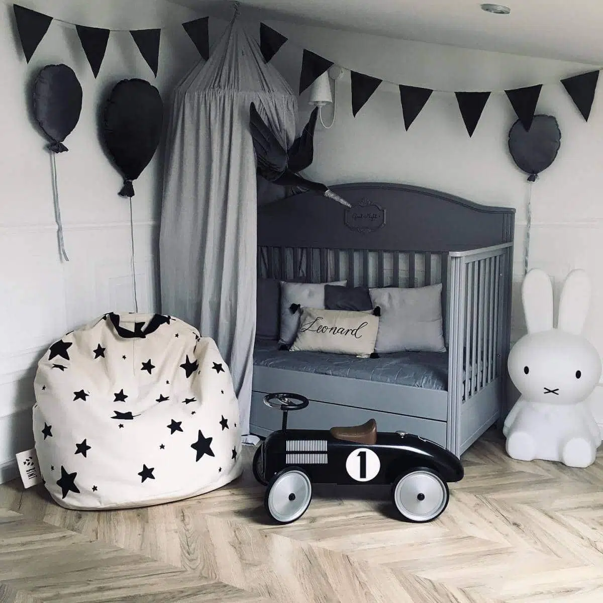 Bini_Stars_Black_Handle3ed