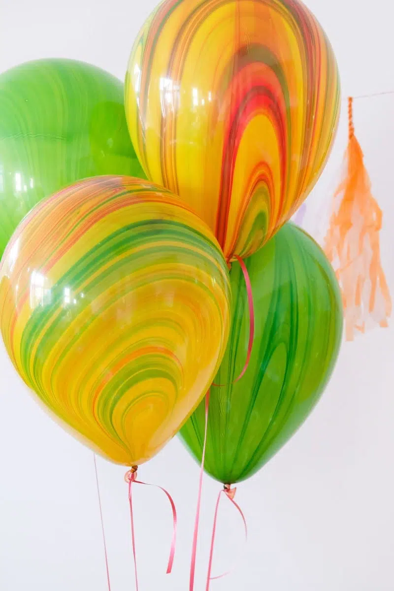 6 Marmorierte Ballons
