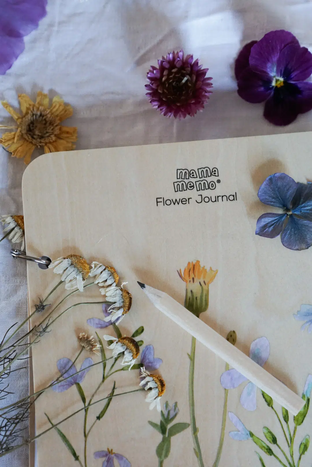 0astrupgroup_83547 - FLOWER JOURNAL WITH PENCIL_0.00_MAMAMEMO