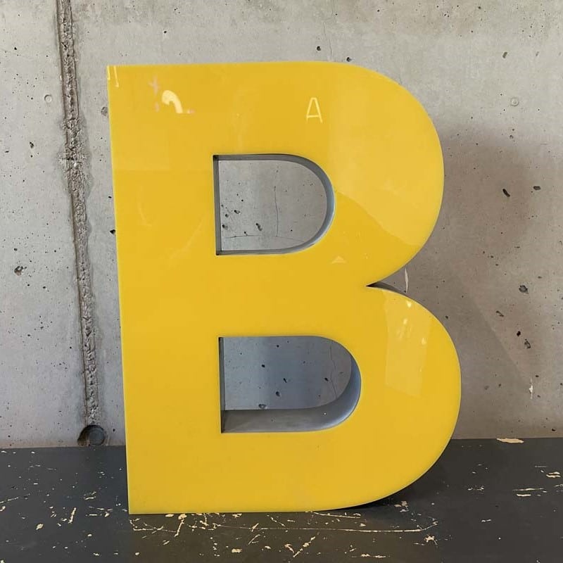 Leuchtbuchstabe B