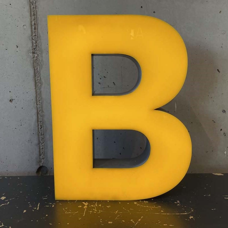 Leuchtbuchstabe B