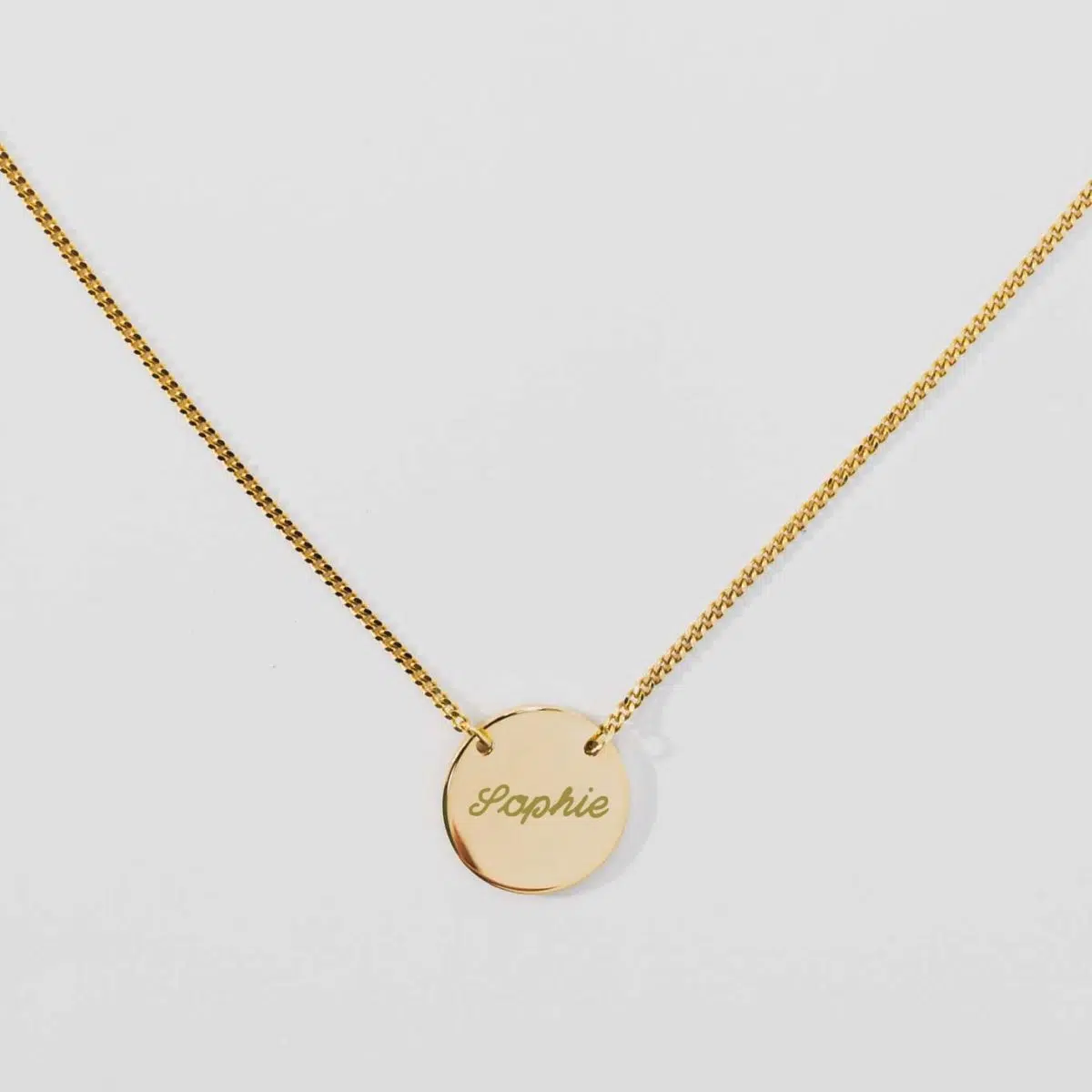 Kette "Embrace" mit eingefasstem Plättchen, Name