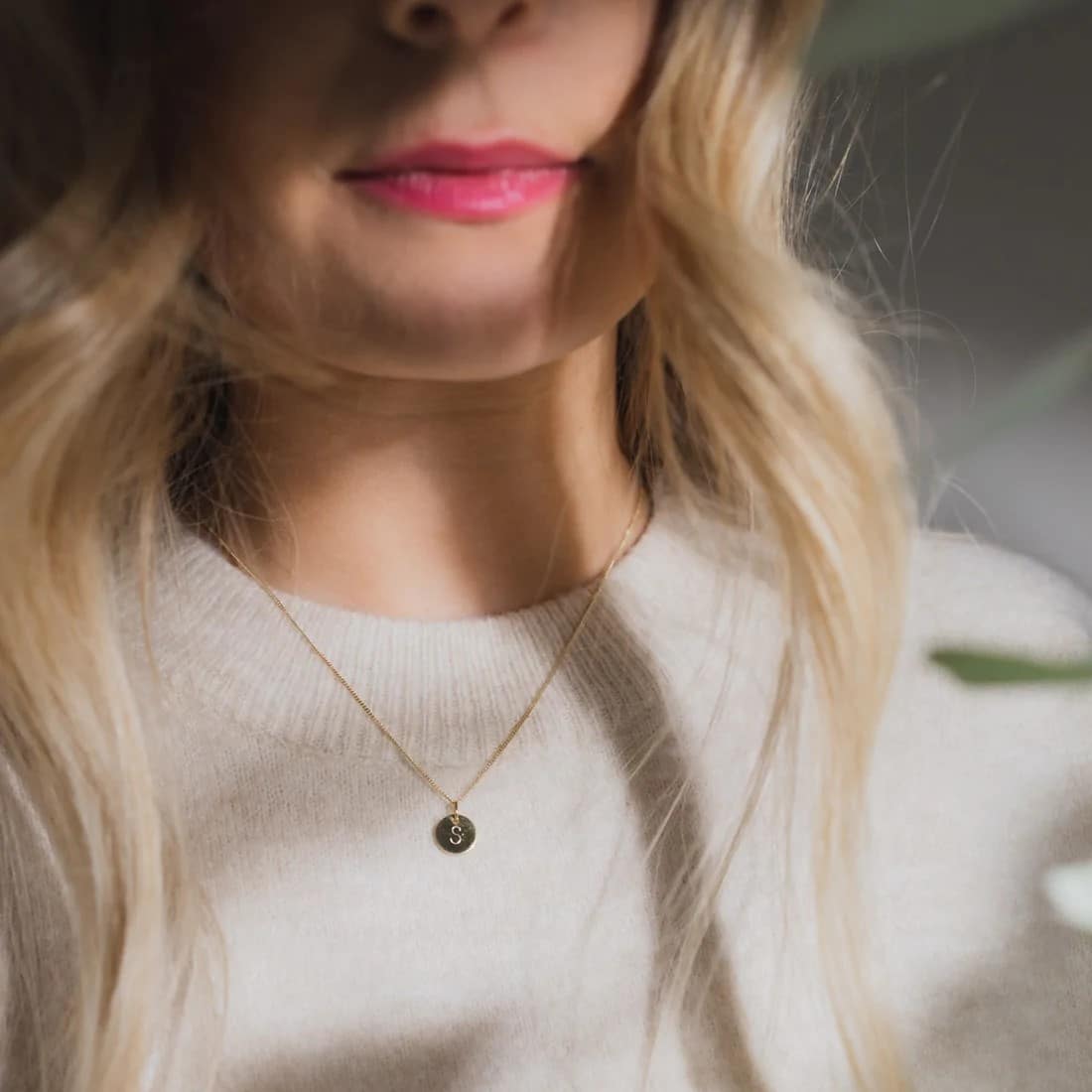 Kette "Kind" mit kleinem Plättchen, 8K Gold