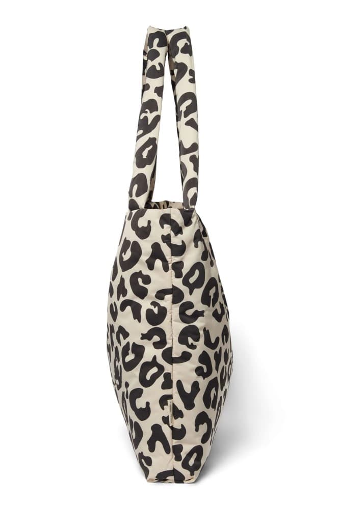Studio-Noos_Mombag_Holy-Cow3