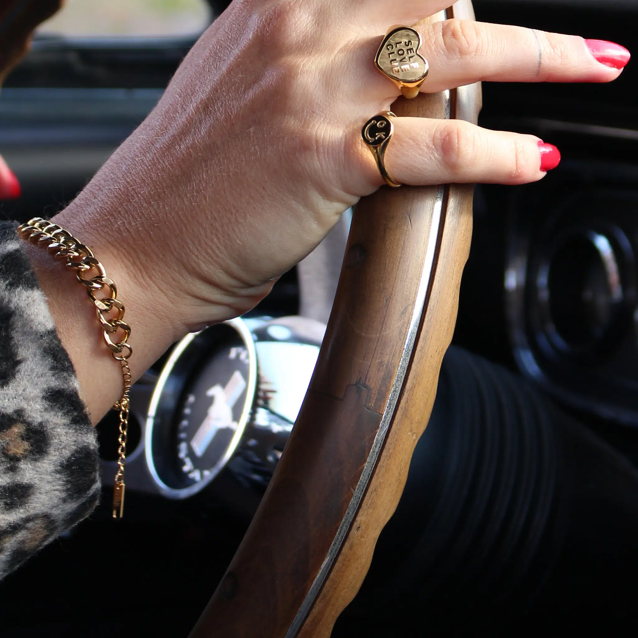 lenika_RG_0842_LYKKE_2 Statement-Ring "Okay" mit Smiley in Gold