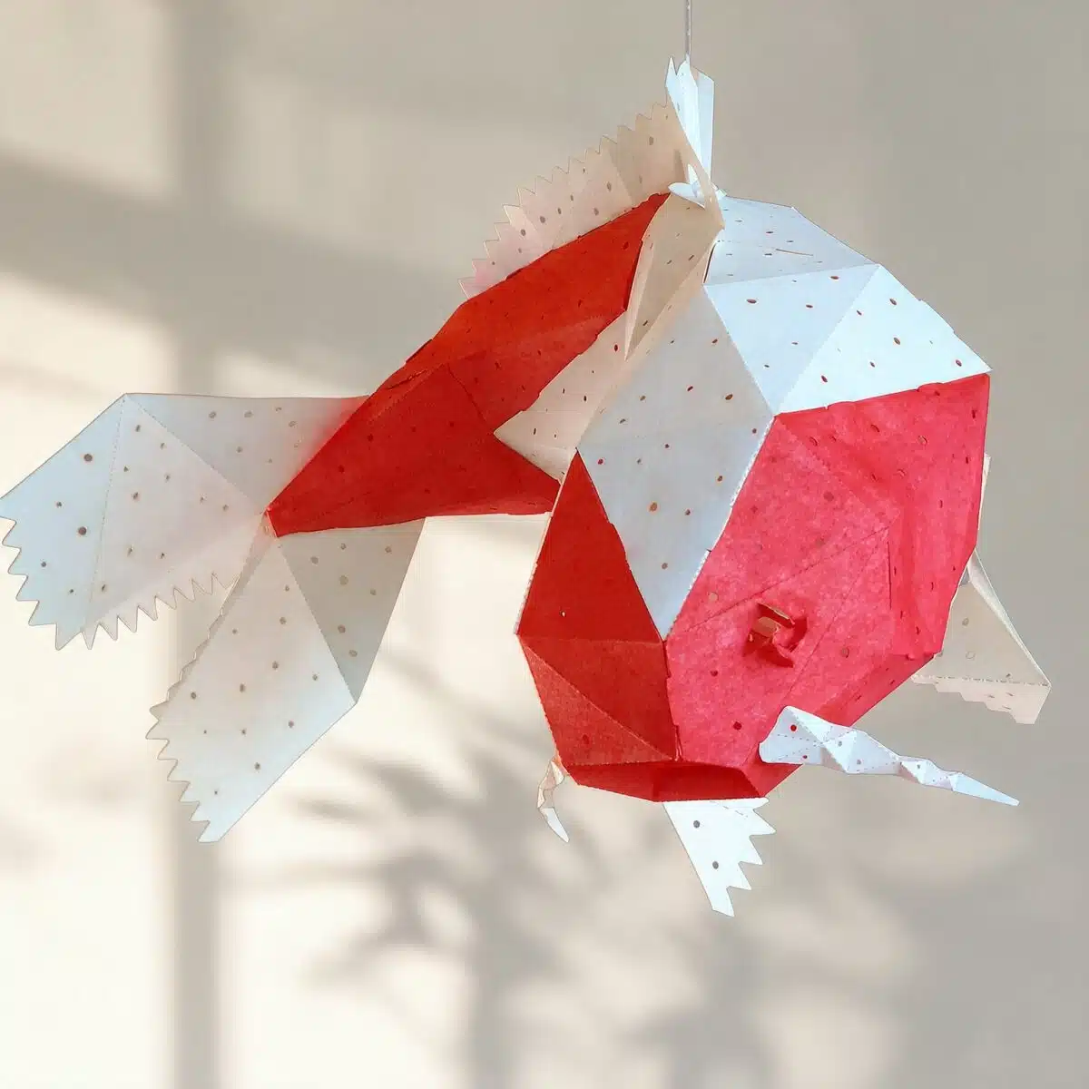 Crimson Koi – Koi-Fisch-Pendelleuchte – Produktansicht