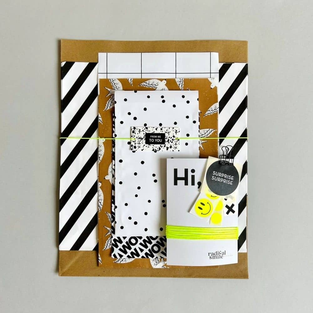 Radical-Smile_Verpackungsset_Black-White4