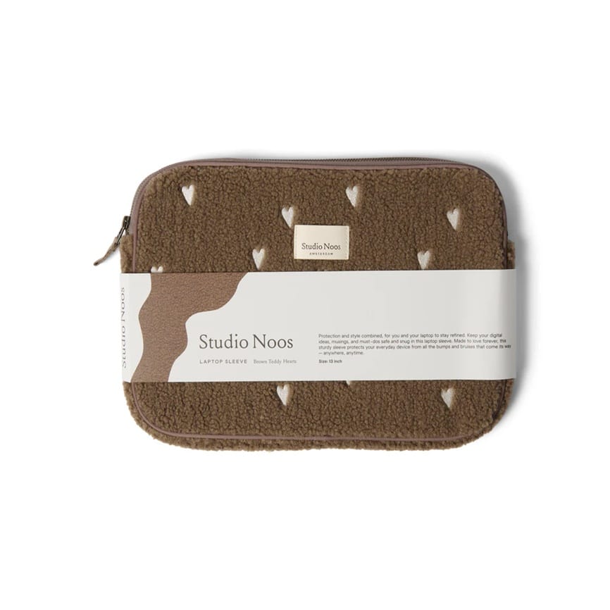 StudioNoos_laptopsleeve13_heartbrown2