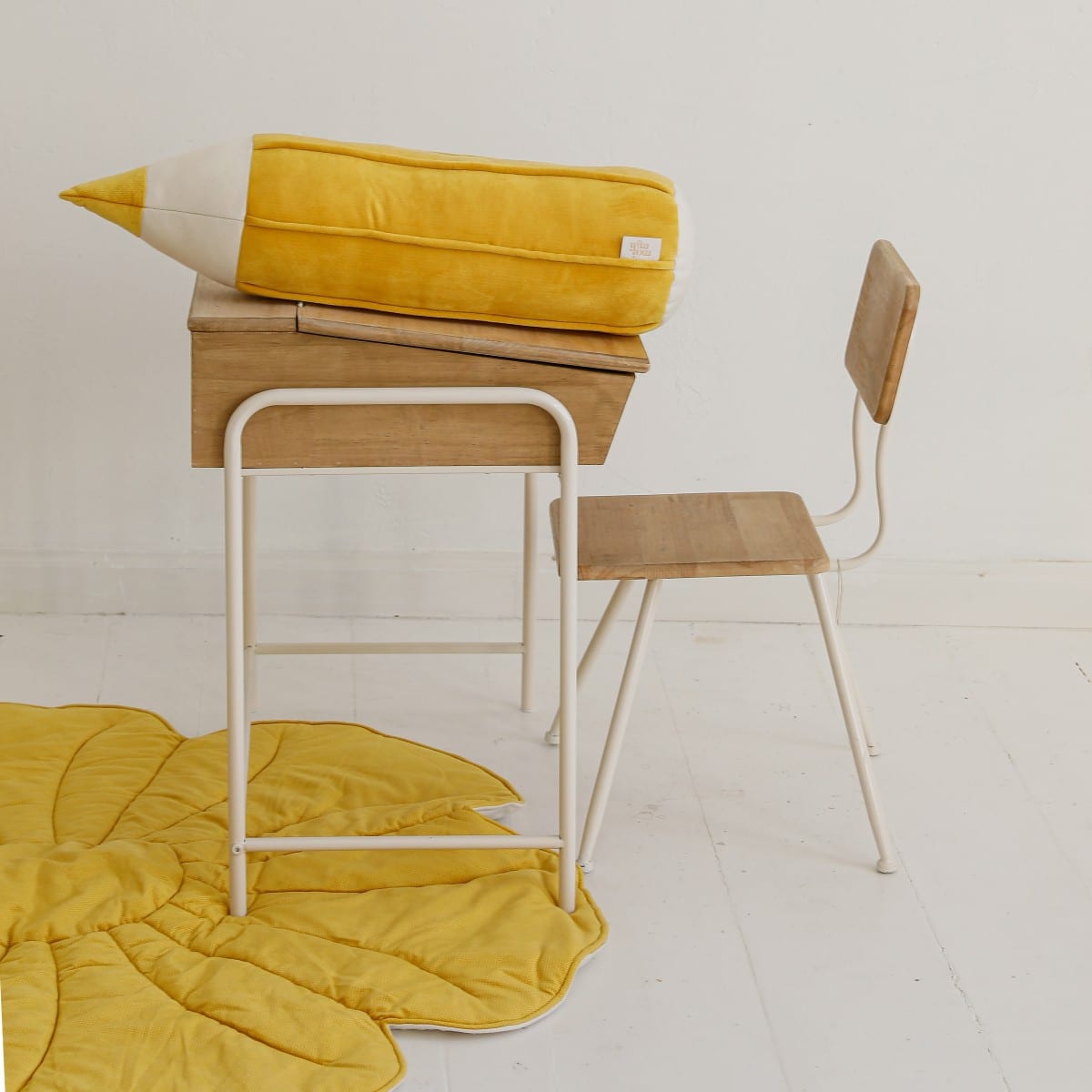 Buntstiftkissen aus Samt *Yellow*