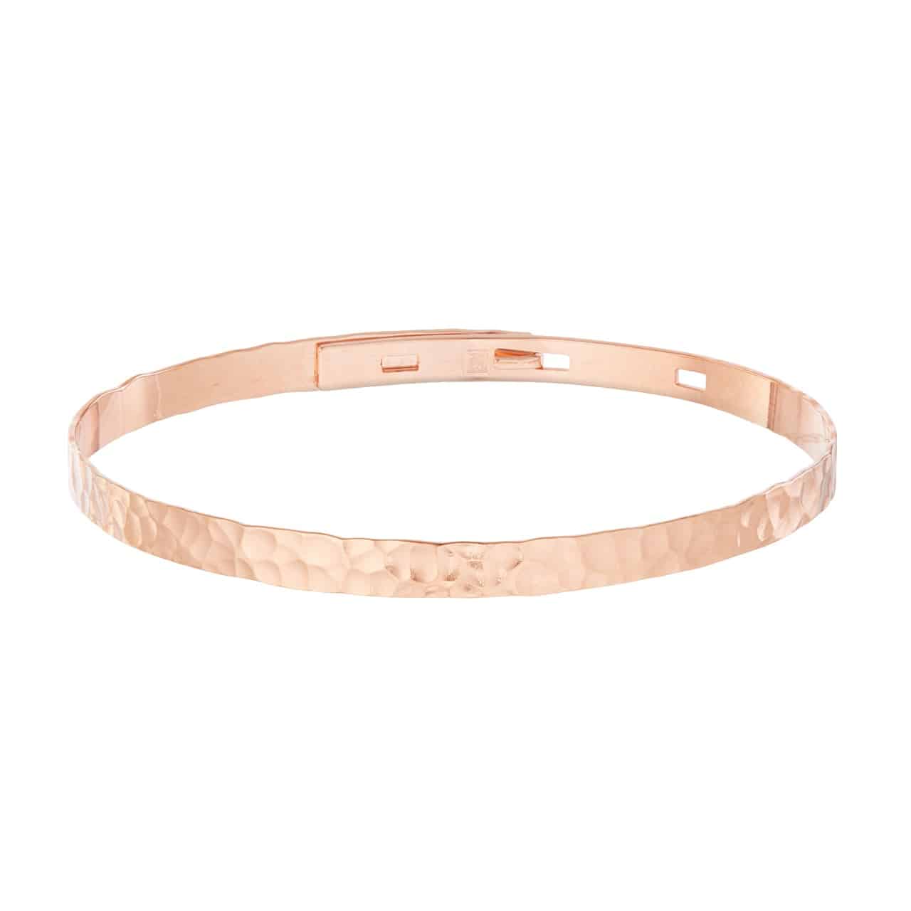 Personalisierter gehämmerter flacher Armreif in 18kt Rosévergoldung