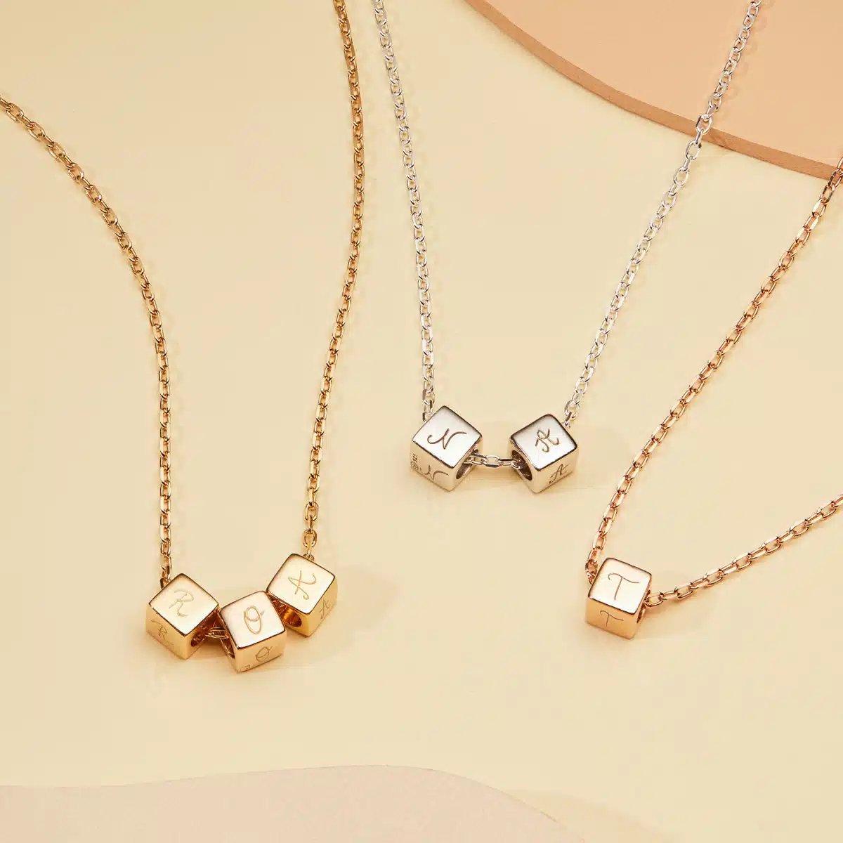 MerciMaman_dice-necklace3